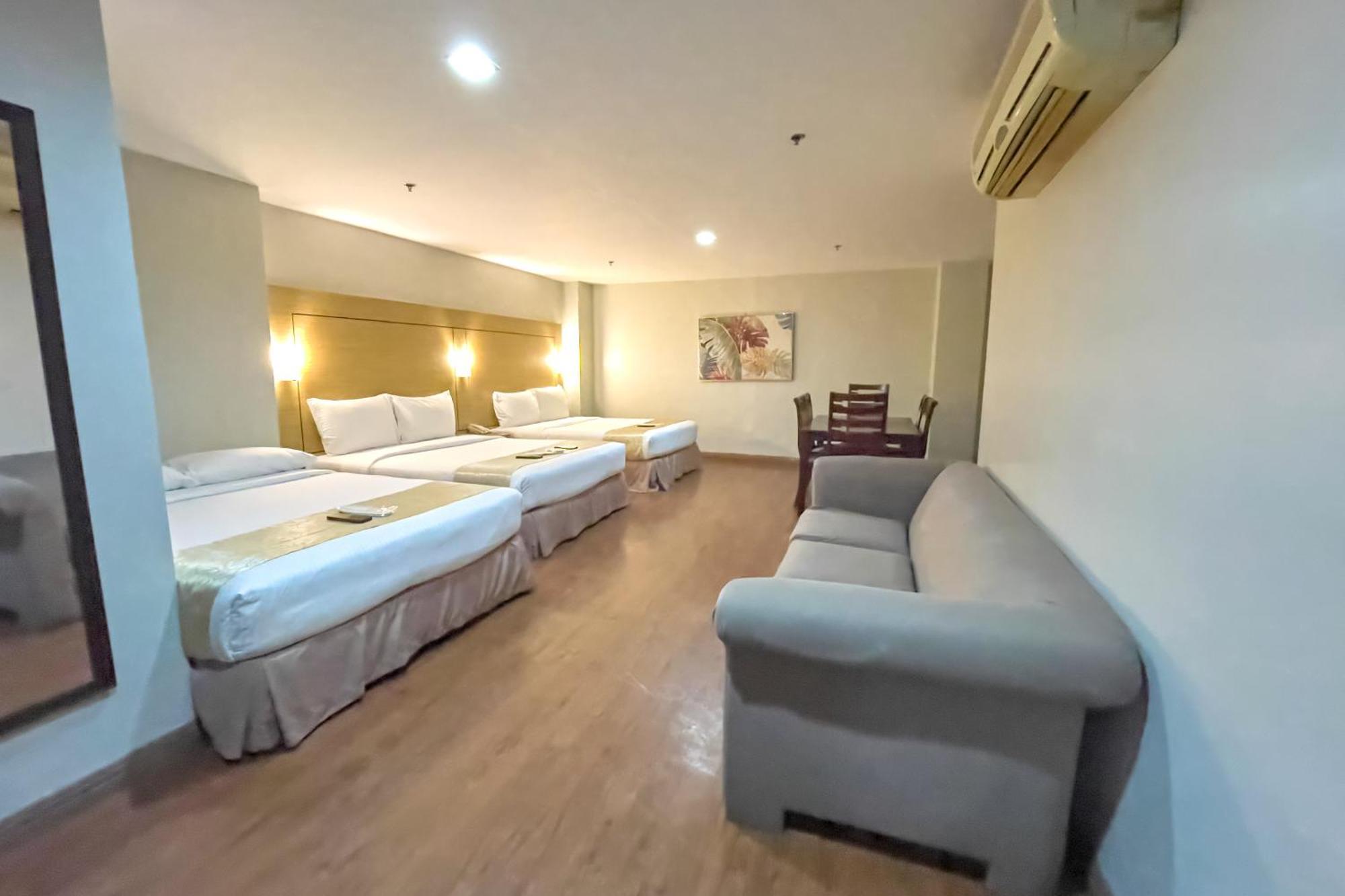 Deluxe Family Room,1699331432:JPEG